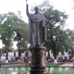 Statue in Patzcuaro plaza (2009-03-05)